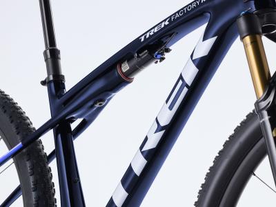 Trek Supercal SLR9.8XT DI2 ML Navy Smoke Produktbild 10